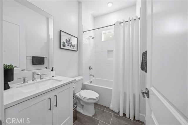 Detail Gallery Image 20 of 69 For 27516 Golden Currant Pl, Valencia,  CA 91381 - 4 Beds | 4/1 Baths