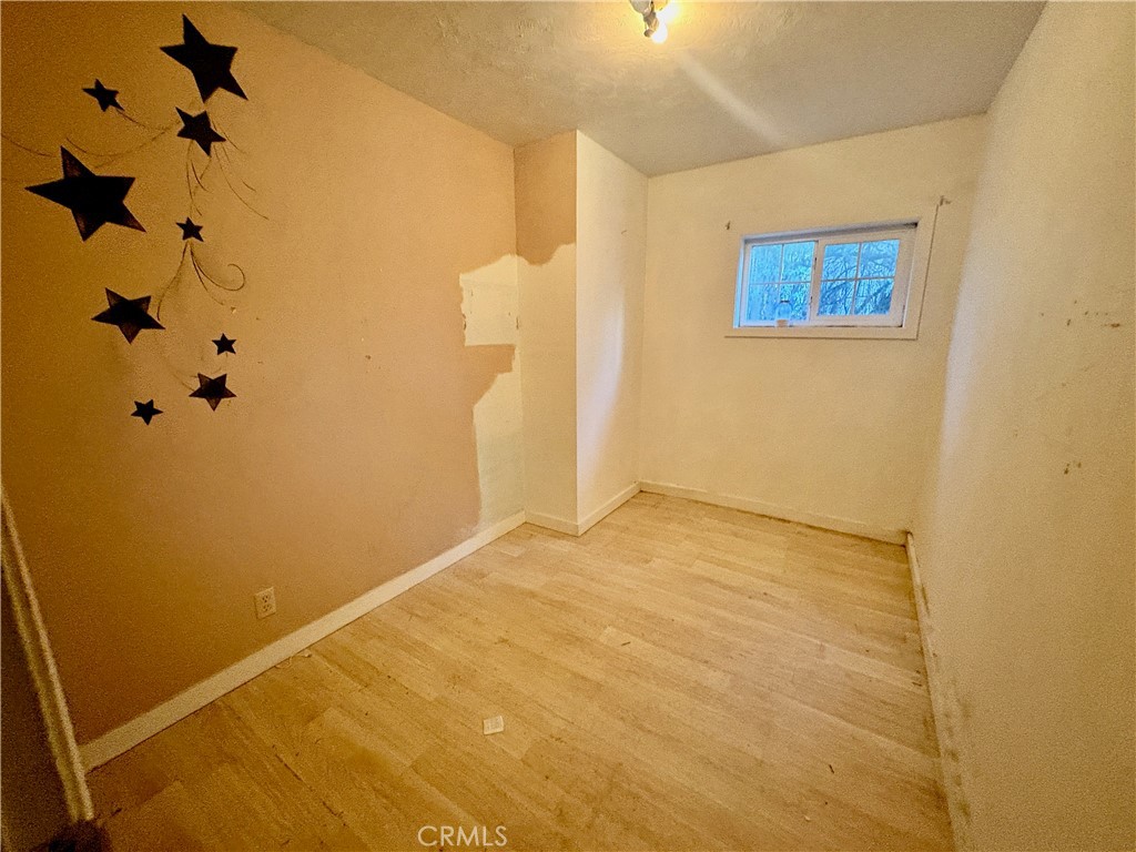 https://media.crmls.org/medias/7178c501-d1ae-4bd3-b8fc-07414e21b50e.jpg?preset=X-Large