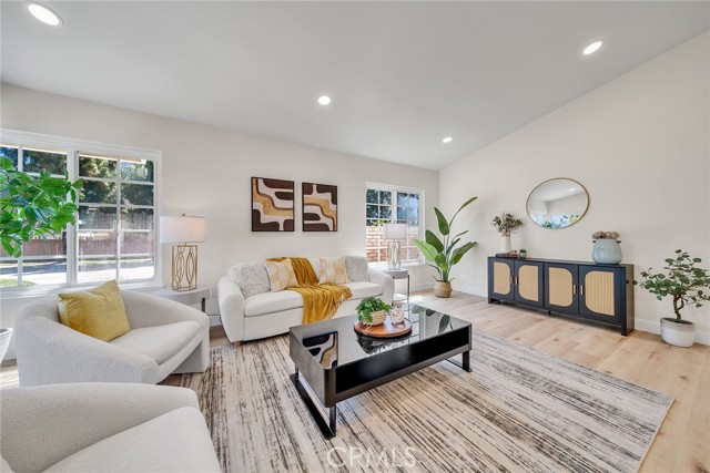 14181 Moore Ct., Irvine CA: https://media.crmls.org/medias/717925f3-4419-4bd6-b92c-96f99cf378c6.jpg