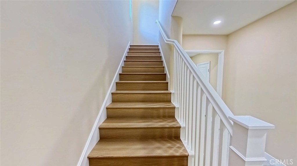 https://media.crmls.org/medias/71799f78-877e-4a09-8921-00d85cc476cf.jpg?preset=X-Large
