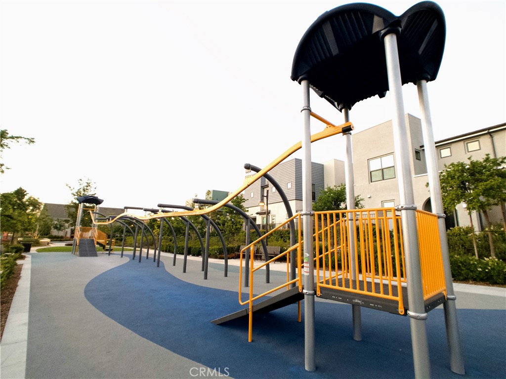 https://media.crmls.org/medias/7179aa0d-b4e4-4409-90d6-104e47516101.jpg?preset=X-Large