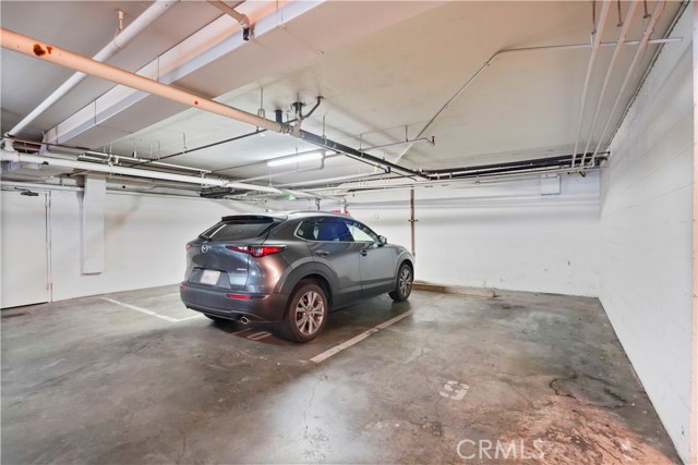 Detail Gallery Image 13 of 19 For 241 S Reeves Dr #302,  Beverly Hills,  CA 90212 - 2 Beds | 2/1 Baths