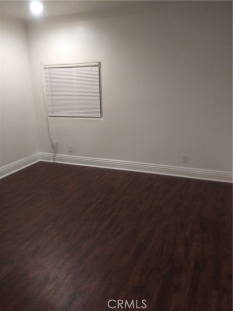 8463 S Halldale Avenue, Los Angeles CA: https://media.crmls.org/medias/717b4a7e-e664-4cbf-ab8c-5ce1f0459c44.jpg