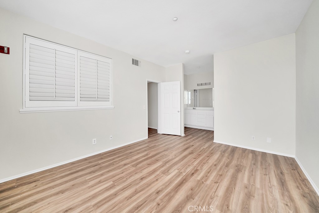 MLS #OC25274168 image #7