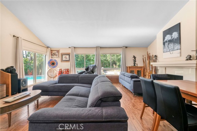 2292 Hillsbury Road, Westlake Village CA: https://media.crmls.org/medias/717ccaa0-0725-49f5-9958-5f2f9da9a70a.jpg
