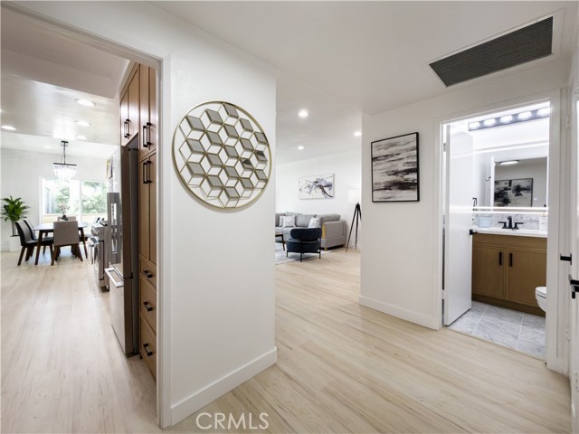 Detail Gallery Image 3 of 64 For 1944 Glendon #209,  Los Angeles,  CA 90025 - 2 Beds | 2/1 Baths