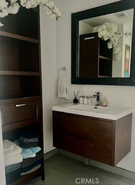 24 Saratoga, Newport Beach CA: https://media.crmls.org/medias/717d076c-480e-4eec-8431-1834e863c92b.jpg