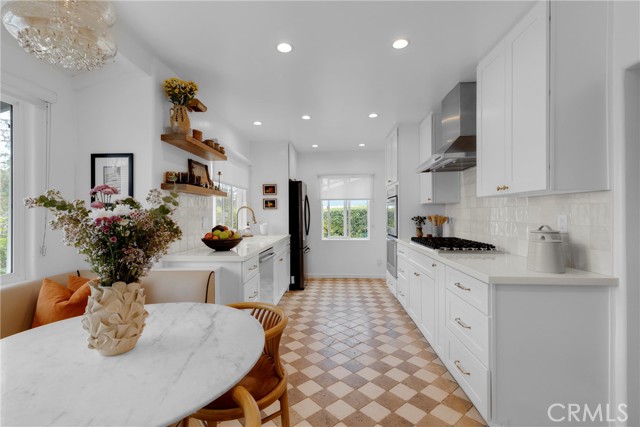 Detail Gallery Image 4 of 20 For 23936 Nomar, Woodland Hills,  CA 91367 - 3 Beds | 2 Baths