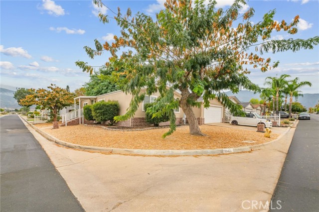 Detail Gallery Image 3 of 39 For 10421 Stageline, Corona,  CA 92883 - 3 Beds | 2 Baths