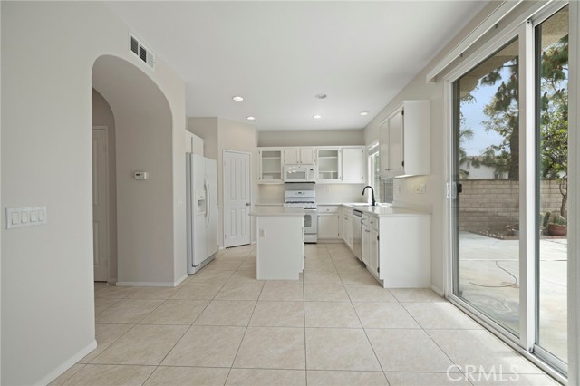 Detail Gallery Image 9 of 37 For 130 Crabapple Dr, Pomona,  CA 91767 - 4 Beds | 2/1 Baths