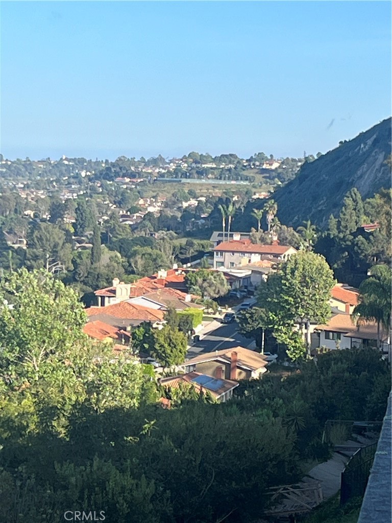 https://media.crmls.org/medias/717ff5be-3e68-47db-ba2b-28362c394a58.jpg?preset=X-Large