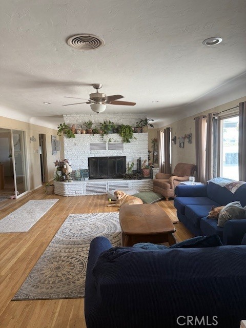 MLS #OC25258300 image #1