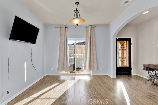 Detail Gallery Image 10 of 45 For 14193 Jicarilla Rd #302,  Apple Valley,  CA 92307 - 3 Beds | 3 Baths