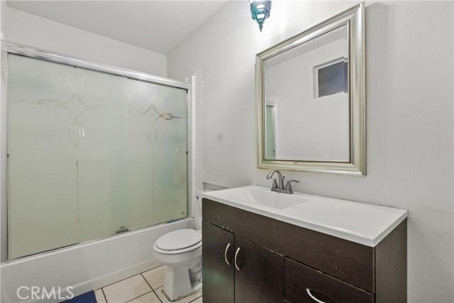 13086 Foothill Boulevard, Sylmar CA: https://media.crmls.org/medias/71819c44-67b3-4899-af40-edfc697c95aa.jpg