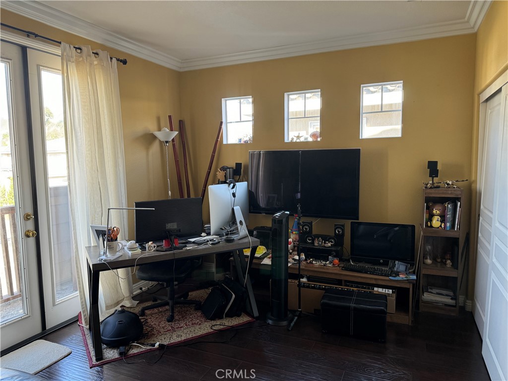 MLS #OC24183064 img 1