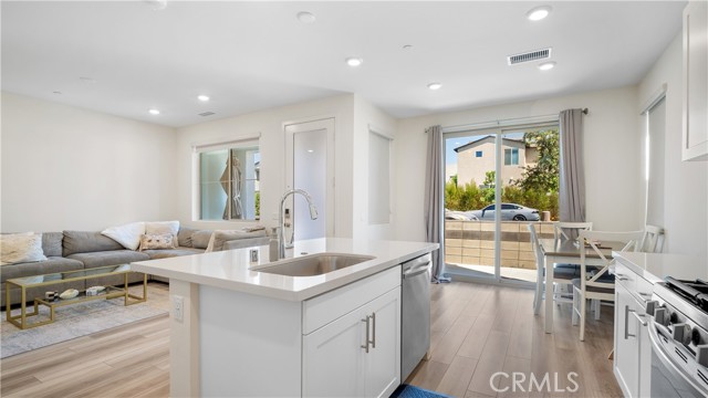 3610 E Pollock Street, Ontario CA: https://media.crmls.org/medias/7182cdd7-f81d-41b1-98b3-a0551783be08.jpg