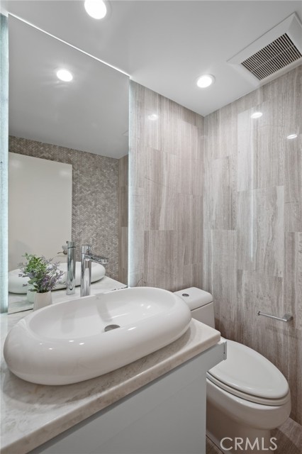 Detail Gallery Image 21 of 37 For 2410 Voorhees Ave #3,  Redondo Beach,  CA 90278 - 2 Beds | 2/1 Baths