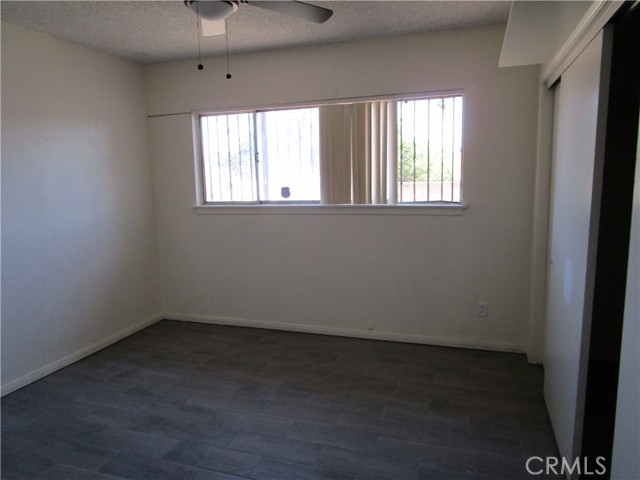 Detail Gallery Image 12 of 28 For 931 E Mesa Dr, Rialto,  CA 92376 - 3 Beds | 2 Baths