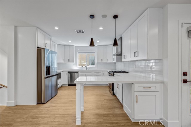 Detail Gallery Image 5 of 23 For 5248 Segals Way, Sherman Oaks,  CA 91411 - 4 Beds | 3/1 Baths