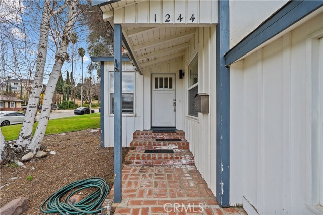 Detail Gallery Image 5 of 25 For 1244 Ramona Dr, Redlands,  CA 92373 - 2 Beds | 1 Baths