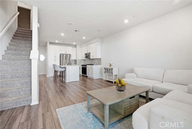 Detail Gallery Image 13 of 37 For 1618 W. Cameron, West Covina,  CA 91790 - 3 Beds | 3 Baths