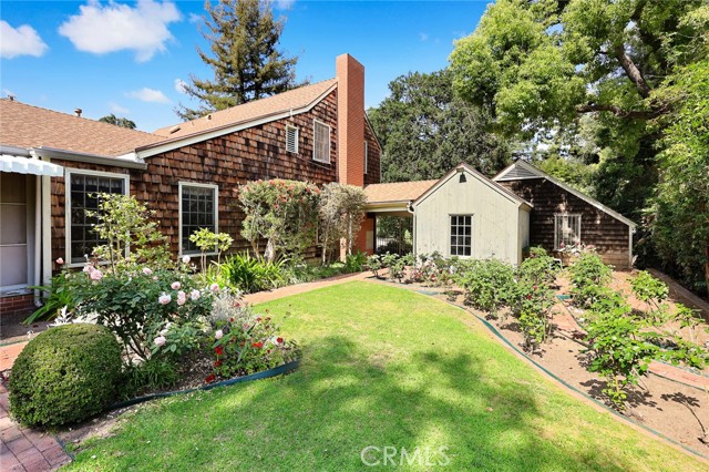 85 S San Rafael Avenue, Pasadena CA: https://media.crmls.org/medias/7184a171-a995-442f-9c54-20475390a0d3.jpg