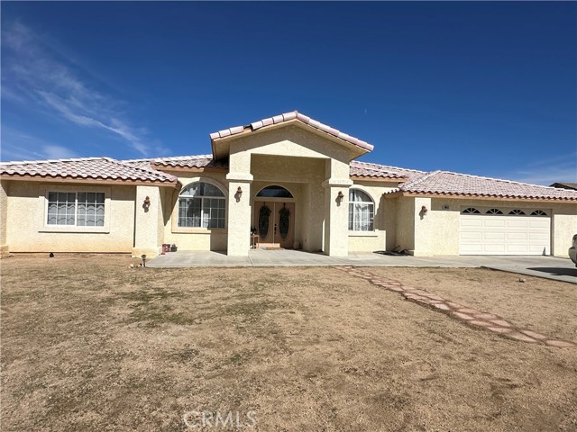 8843 San Diego Drive, Yucca Valley CA: https://media.crmls.org/medias/71850bef-a724-4223-b00f-0516266eae35.jpg