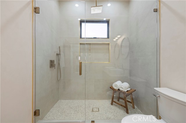 Detail Gallery Image 39 of 73 For 4026 Garden Ave, Los Angeles,  CA 90039 - 5 Beds | 4/2 Baths