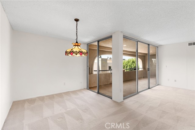 5330 Lindley Avenue, Encino CA: https://media.crmls.org/medias/7185c0fa-b10f-4207-aaaa-bda295496067.jpg