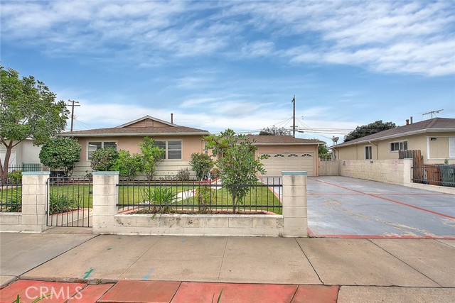 1766 W Catalpa Avenue, Anaheim CA: https://media.crmls.org/medias/71860188-58ae-468c-ba15-fdb758d7cd43.jpg