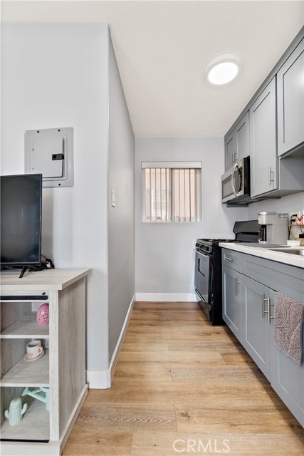 1301 E Pacific Coast, Wilmington CA: https://media.crmls.org/medias/718605d6-d2d5-4a8e-94ed-8d276e0dac85.jpg