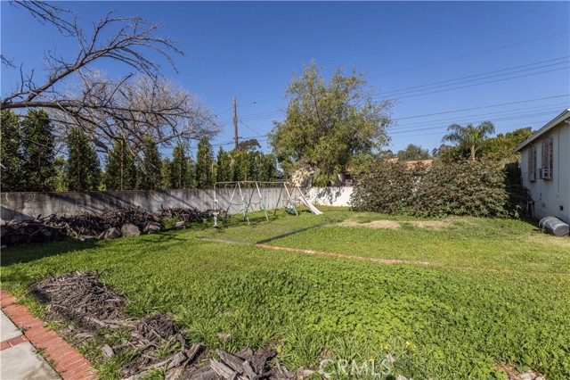 Detail Gallery Image 8 of 26 For 11779 Dronfield Ave, Pacoima,  CA 91331 - 9 Beds | 5 Baths