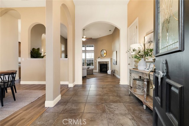 Tall ceilings and wide entryway.