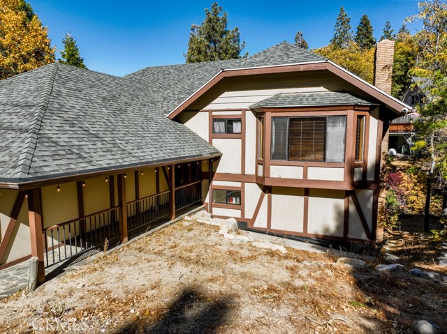 Detail Gallery Image 3 of 45 For 1054 Sandalwood Dr, Lake Arrowhead,  CA 92352 - 4 Beds | 4 Baths