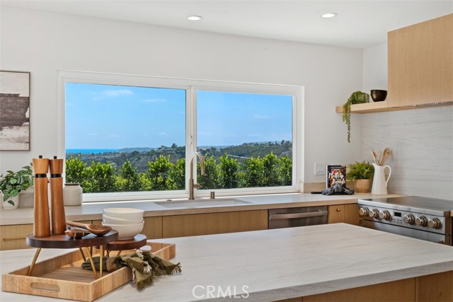 317 Calle Familia, San Clemente CA: https://media.crmls.org/medias/7186c741-d91e-4f77-b0e8-15120123dd43.jpg