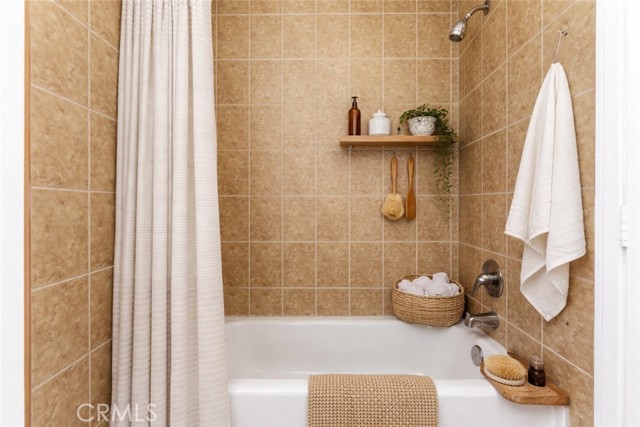 Detail Gallery Image 9 of 24 For 1732 W 65th, Los Angeles,  CA 90047 - 3 Beds | 2 Baths