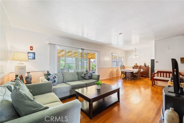 7426 Lemp Avenue, North Hollywood CA: https://media.crmls.org/medias/7187d927-c0f1-4318-a1e5-5ae97058f0a3.jpg
