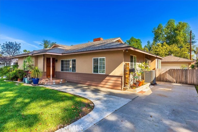 Image 2 of 30 For 4423 Maplewood Place