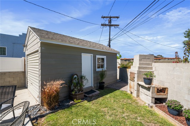 1414 W 13th Street, San Pedro CA: https://media.crmls.org/medias/71881414-56ab-41d7-818b-dfdac6bff52a.jpg