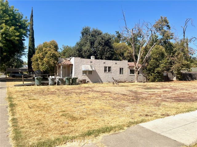 Detail Gallery Image 8 of 62 For 415 W 25th St, Merced,  CA 95340 - 7 Beds | 4/1 Baths