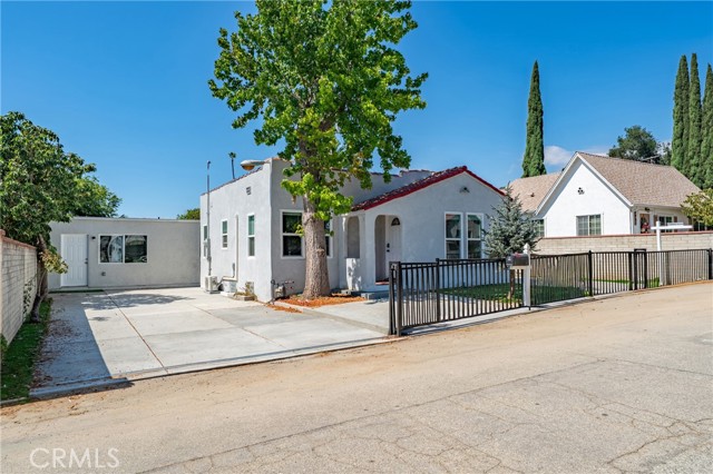 Detail Gallery Image 2 of 39 For 2461 Saint Pierre, Altadena,  CA 91001 - 4 Beds | 2 Baths