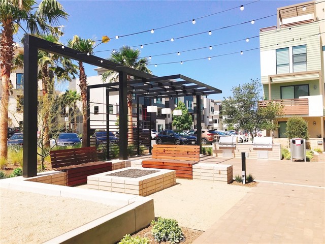 Detail Gallery Image 10 of 13 For 689 Doheny St, Costa Mesa,  CA 92627 - 3 Beds | 2/2 Baths