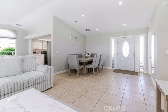 Detail Gallery Image 15 of 44 For 19620 Green Mountain Dr, Newhall,  CA 91321 - 4 Beds | 2 Baths