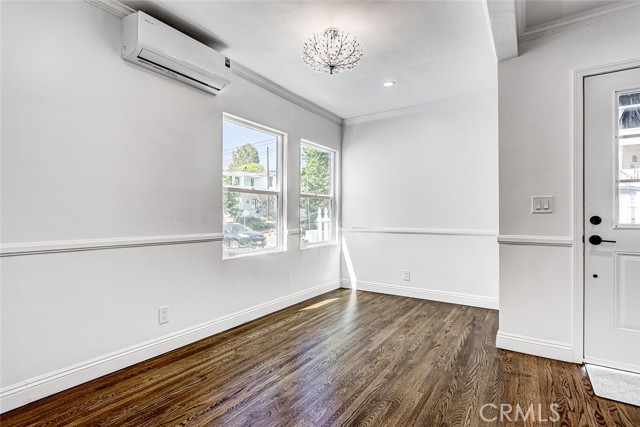 Detail Gallery Image 25 of 38 For 3010 Laurel Ave, Manhattan Beach,  CA 90266 - 4 Beds | 2 Baths
