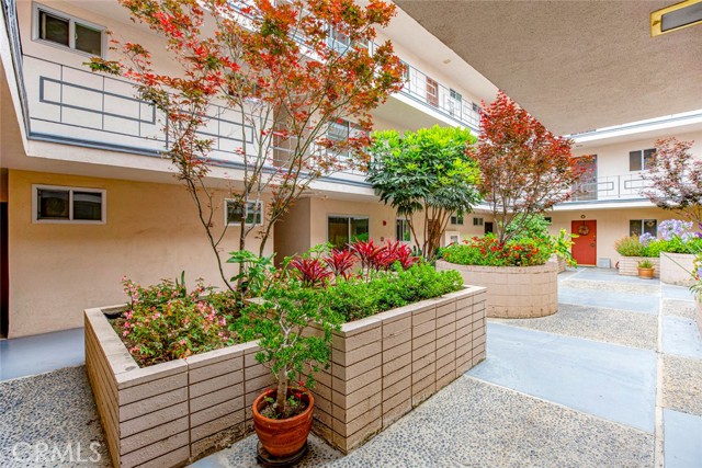 Image 2 for 1955 Tamarind Ave #10, Los Angeles, CA 90068