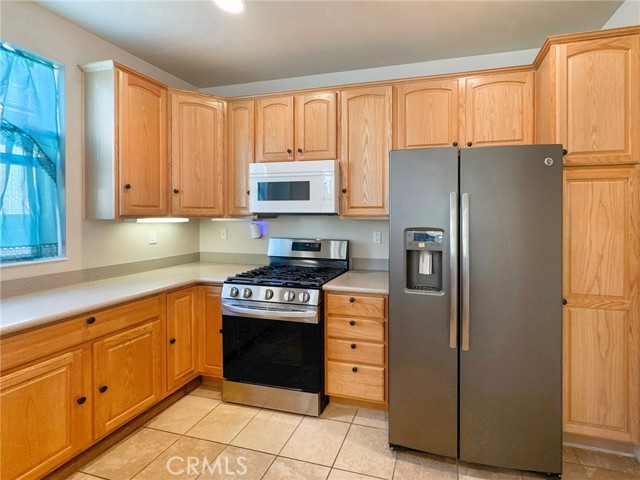 19642 Castle Harbor Court, Apple Valley CA: https://media.crmls.org/medias/718c7c7b-d614-48ea-baaf-598226c5b9a5.jpg