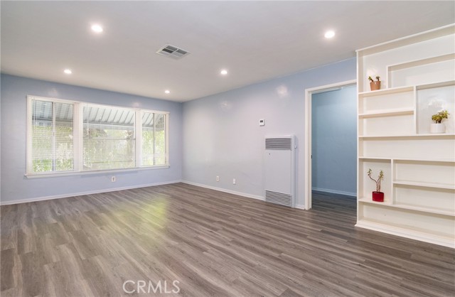 6 Bed Home for Sale in North Hollywood, California