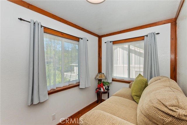 Detail Gallery Image 28 of 41 For 22771 Fir Ln, Crestline,  CA 92325 - 4 Beds | 2/1 Baths