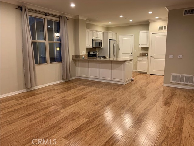 Detail Gallery Image 11 of 26 For 48 Bijou, Irvine,  CA 92618 - 1 Beds | 1/1 Baths