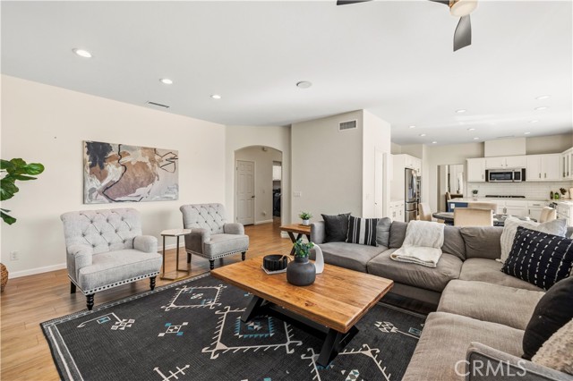 Detail Gallery Image 26 of 59 For 26451 Puffin Pl, Canyon Country,  CA 91387 - 4 Beds | 3 Baths